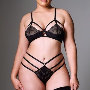 Thistle and Spire Waverly Bralette and Thong - M